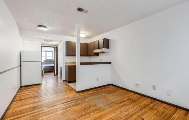 2012 1/2 Sullivant Ave