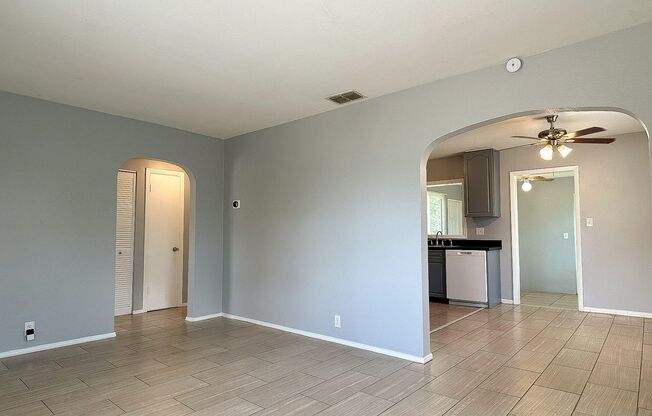 Charming 2-Bedroom Home in the Heart of St. Petersburg