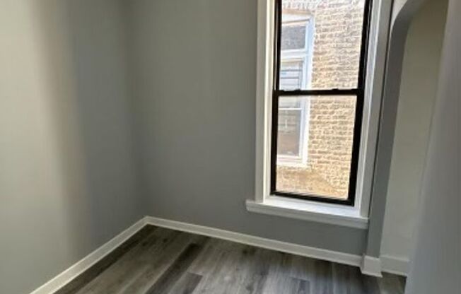 2 beds, 1 bath, $1,400