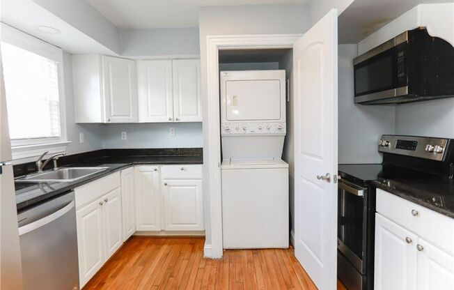 2 beds, 1.5 baths, $1,500, Unit 839 #9