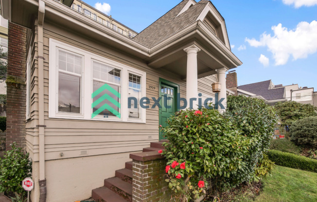 4 Beds and 3 Baths Queen Anne Craftsman House Available for Rent!