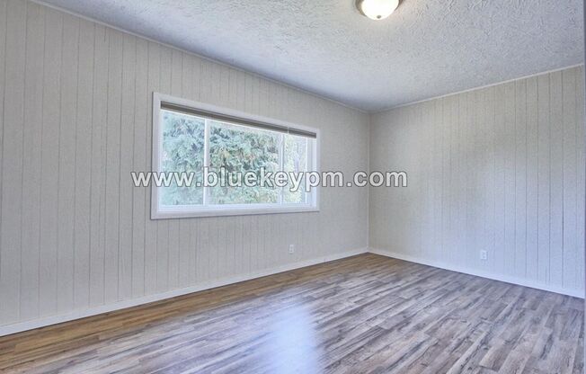 3 beds, 1 bath, $2,295