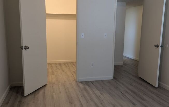 2 beds, 1 bath, $1,000, Unit #12