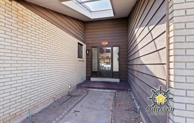 1502 GREENFIELD AVE