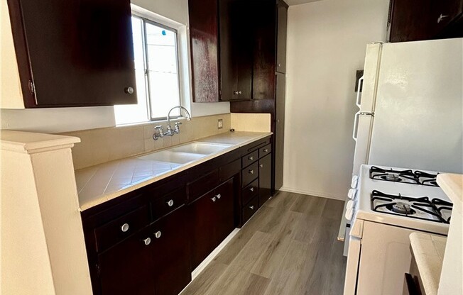 1 bed, 1 bath, 750 sqft, $2,400, Unit 1/2