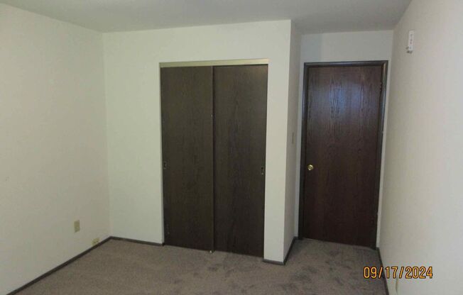 2 beds, 1 bath, 952 sqft, $1,200, Unit 216