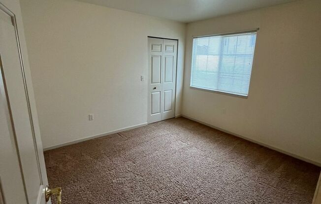 Spacious 2 bedroom for rent!