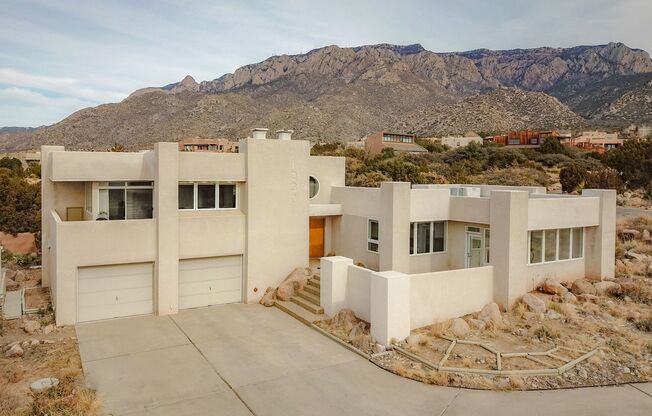 SANDIA HEIGHTS EXECUTIVE RENTAL 2+Story 3Bedroom  3 Bath 2/CG