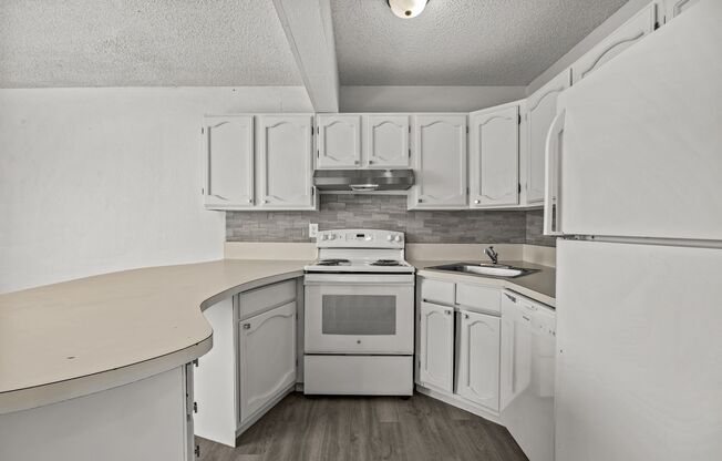 1 bed, 1 bath, 600 sqft, $1,100, Unit B-20
