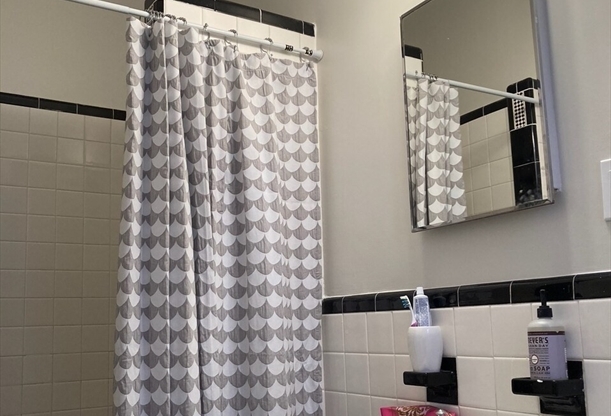 Studio, 1 bath, 300 sqft, $2,400, Unit 7K