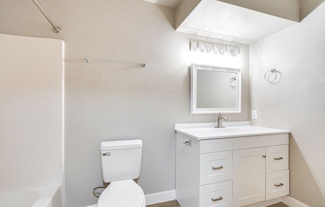 2 beds, 2 baths, 1,050 sqft, $1,799, Unit 3203