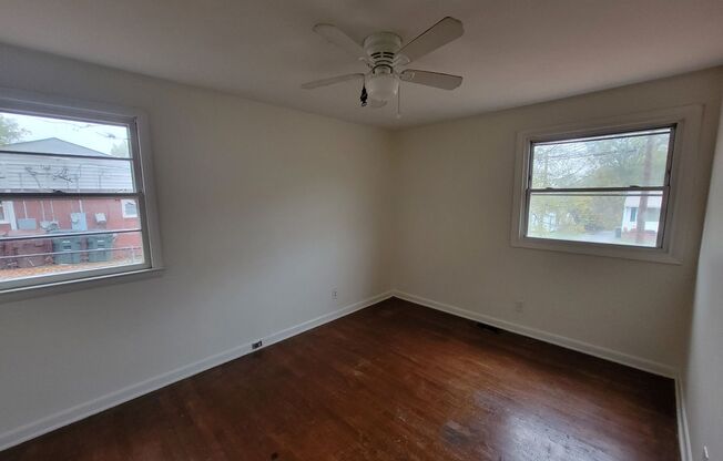 3 beds, 1 bath, $1,100