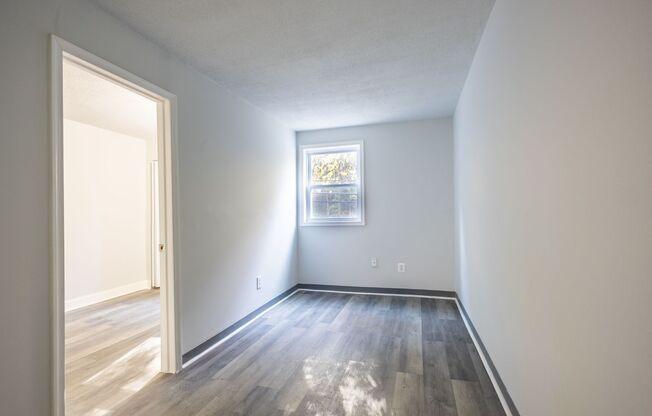 Amazing 3 BR/1 BA Apartment in Anacostia with 1 month free rent and 1 year of free parking!