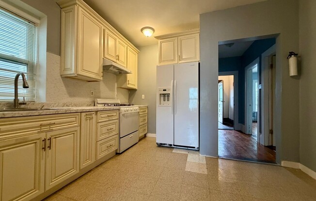 18 HENDRY ST