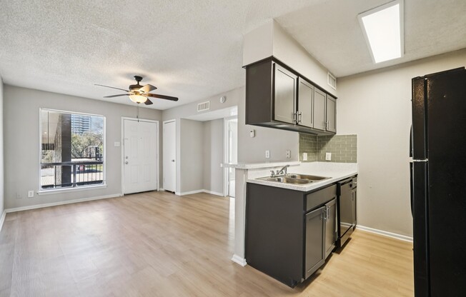 Studio, 1 bath, 483 sqft, $600