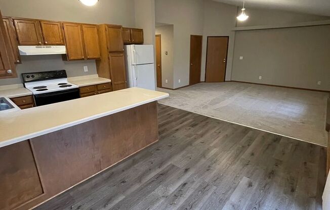 500 W. Newhall Ave. 4 unit