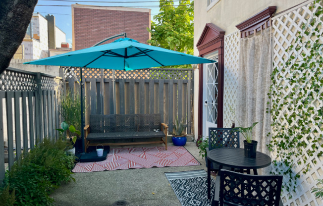 205 18 ST SE
