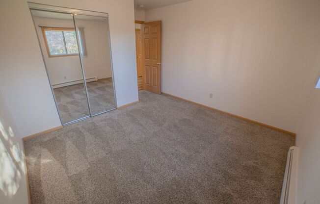 2 beds, 1 bath, 805 sqft, $820, Unit 1346-219