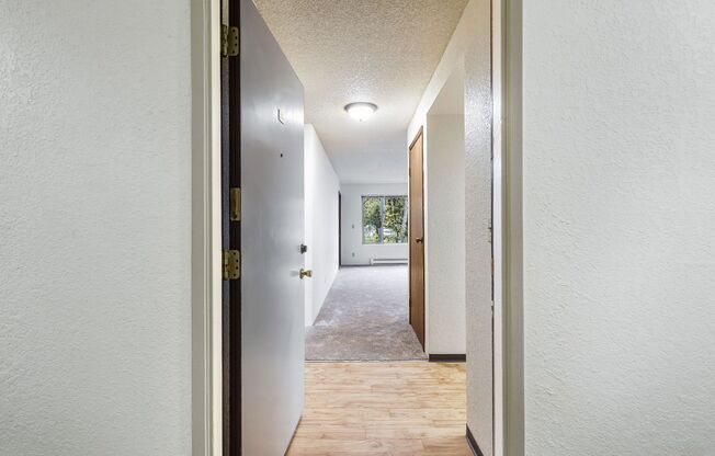 Spacious 2BD/1BBA near Northgate