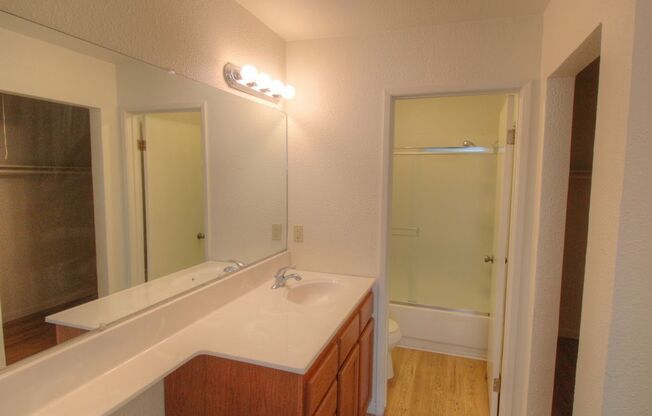 1 bed, 1 bath, 695 sqft, $1,950, Unit 425
