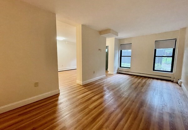 3 beds, 1 bath, 1,000 sqft, $4,500, Unit 1