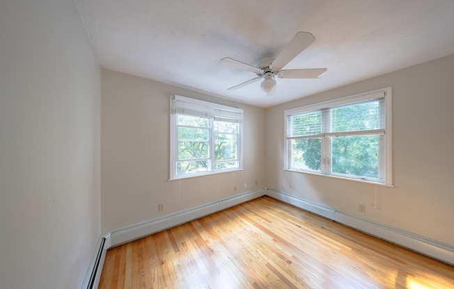 6 PEACH TREE LN