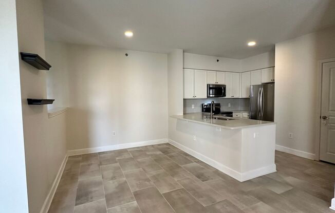 2 beds, 2 baths, $2,250, Unit UNIT 503