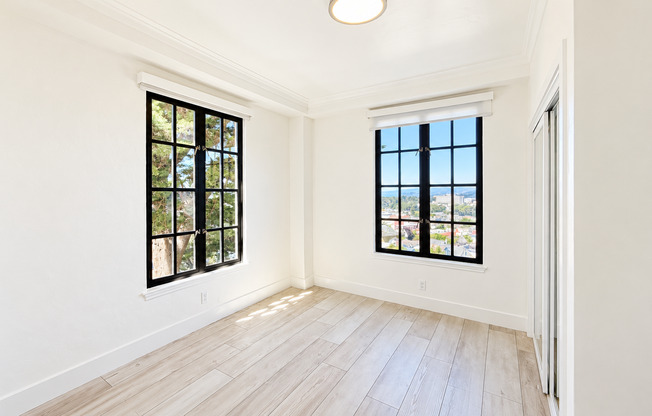 555 BUENA VISTA AVE W