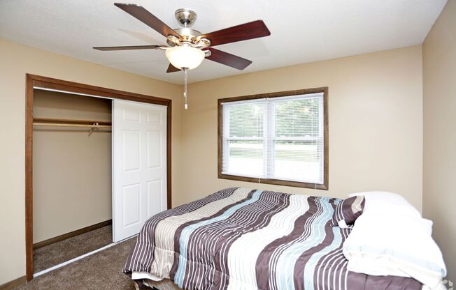 1 bed, 1 bath, 625 sqft, $885, Unit 4300 Wyndsor Terrace Building 3 #32