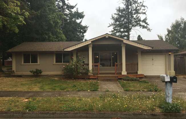 4 Bedrooms, 2 Bathrooms, Large Fenced Backyard in Central Salem