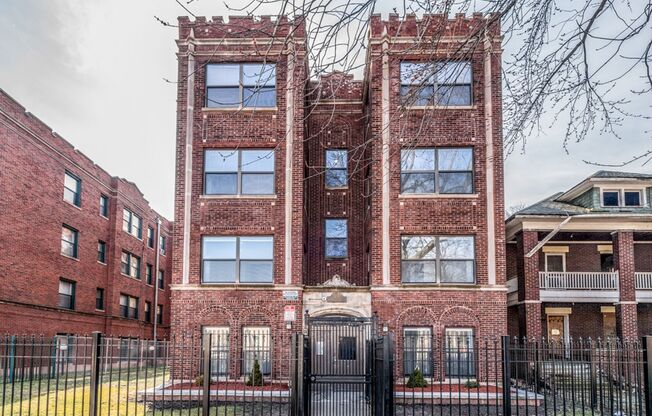 136 E 155th