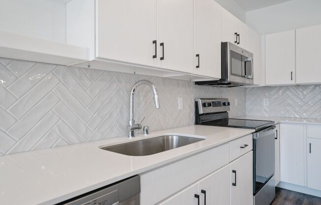 1 bed, 1 bath, 694 sqft, $1,475, Unit 306