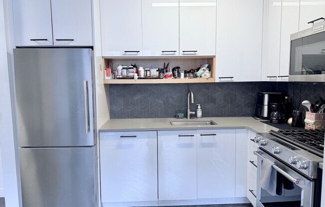1 bed, 1 bath, $5,600, Unit 2B