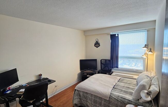 1 bed, 1 bath, 700 sqft, $1,650, Unit 0907