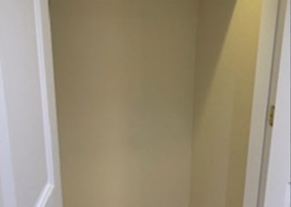 1 bed, 1 bath, 590 sqft, $3,400, Unit 19M