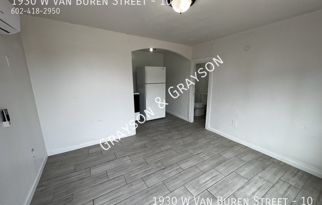1930 W Van Buren Street