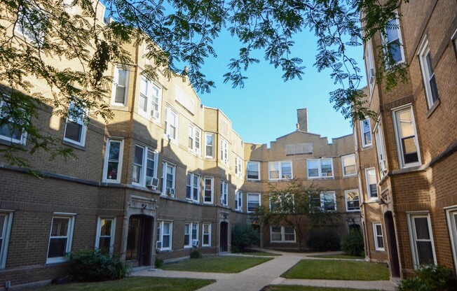 4824 ADDISON