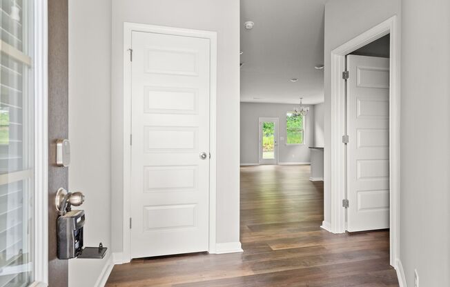 4 bed / 2.5 bath in Gainesville! Retreat at Chicopee