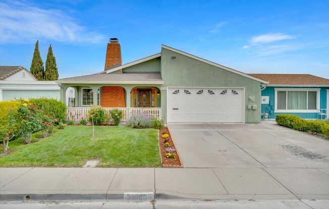 Spacious 3 Bed / 2 Bath + Separate In-Law Suite (4 Bed / 3 Bath Option!)