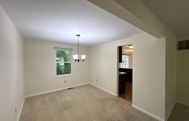 4-Bedoom Home in Carmel Area!