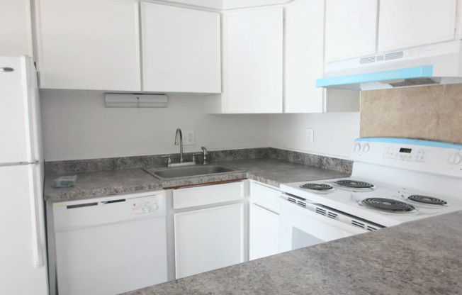 Modern Living in the Heart of Lakewood – 1800 Fenton Street Apartments