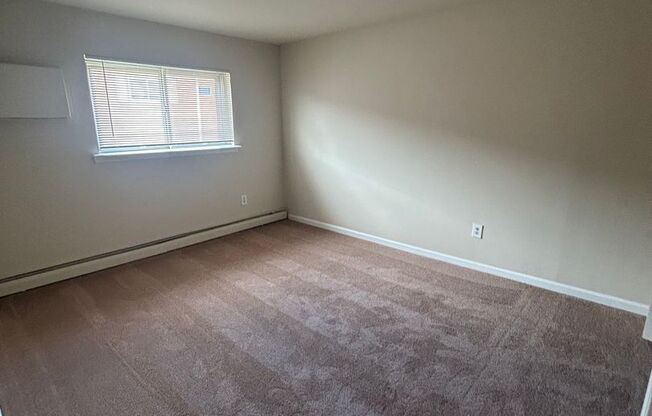 1 bed, 1 bath, 625 sqft, $1,270, Unit D11