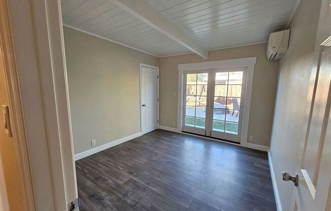 3 beds, 1 bath, $3,600