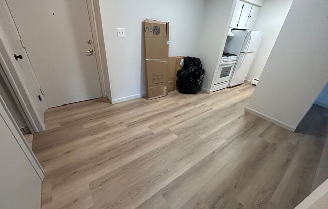 1 bed, 1 bath, $995, Unit 250