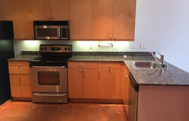 1 bed, 2 baths, $3,700, Unit #203