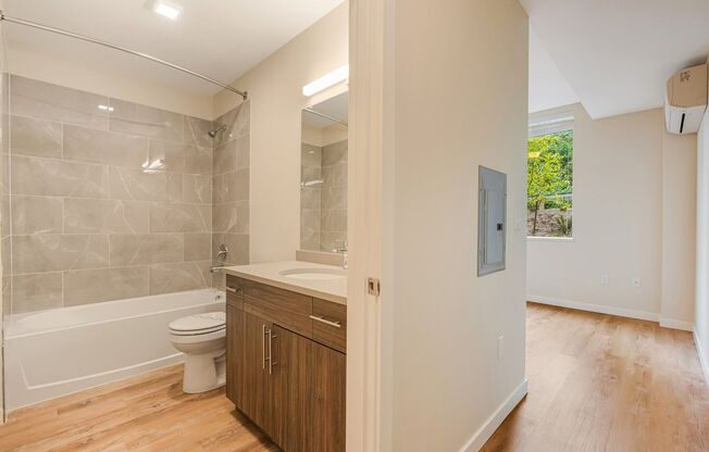 Studio, 1 bath, 389 sqft, $1,450, Unit 207