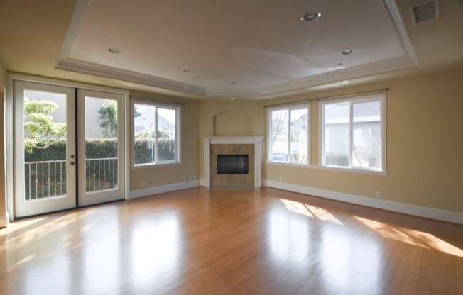 2212 MARSHALLFIELD LN