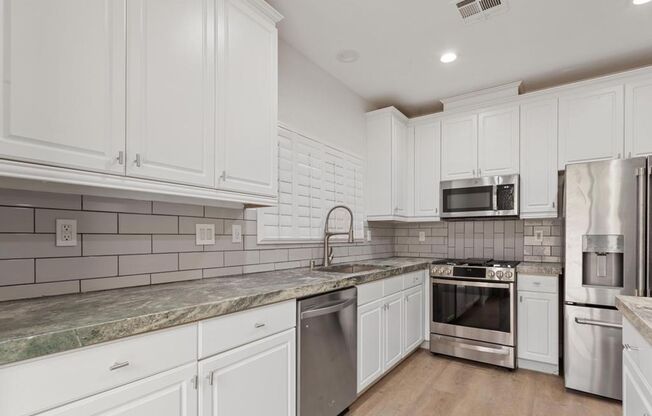 Remodeled Corner Lot with Mountain Views!