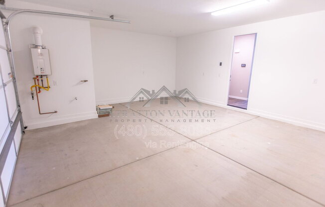 3 beds, 2.5 baths, 2,107 sqft, $2,395, Unit 4