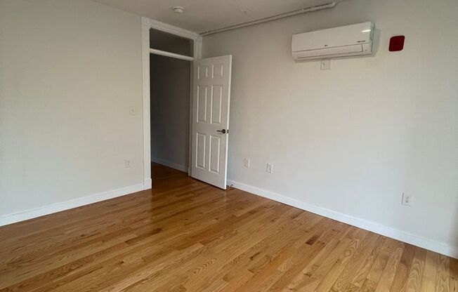 2 beds, 2 baths, 7 sqft, $1,995, Unit 2D